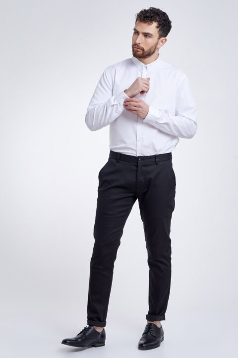 ⁦חולצה מכופתרת לבנה חלקה מבד רך⁩ – תמונה ⁦5⁩