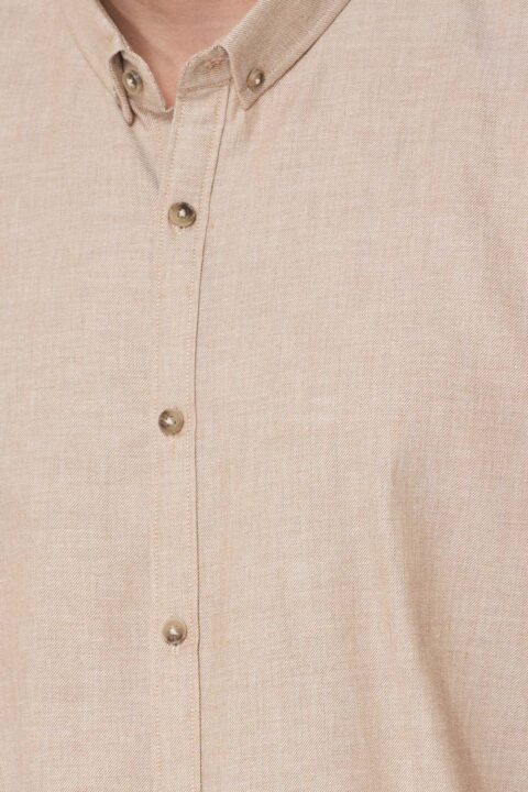 ⁦חולצה מכופתרת twill flanel - בז' מלנש⁩ – תמונה ⁦3⁩