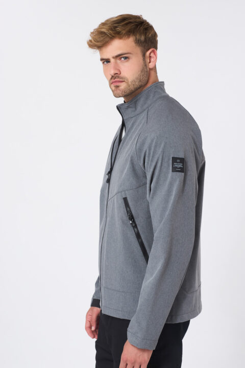 ⁦מעיל softshell קל עם כיסים מעוצבים⁩ – תמונה ⁦3⁩